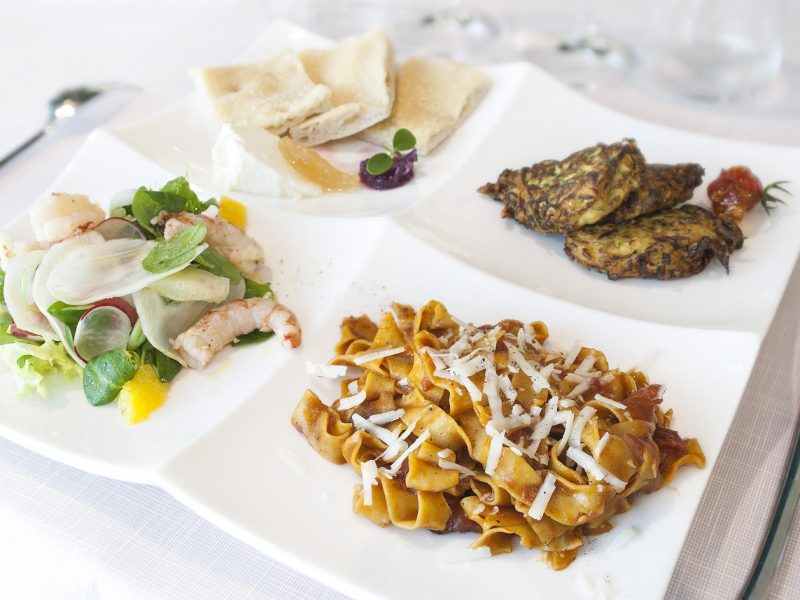 restaurant-5238976_1280